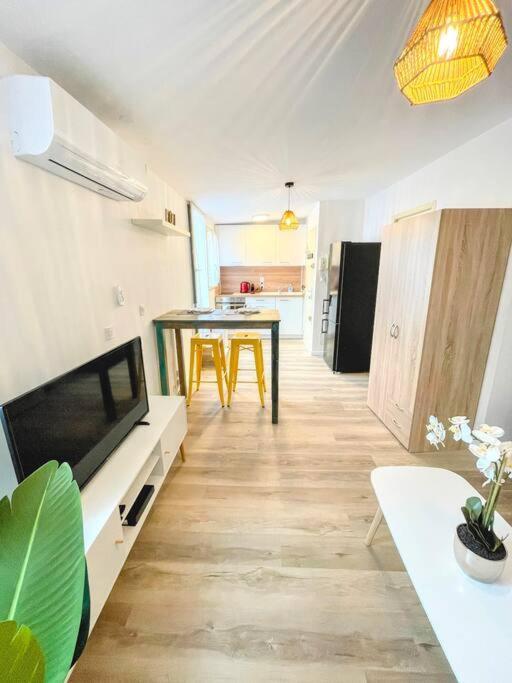 Studio Cosy - 2 Pers - Beziers - Centre - Terrasse - Clim Bagian luar foto